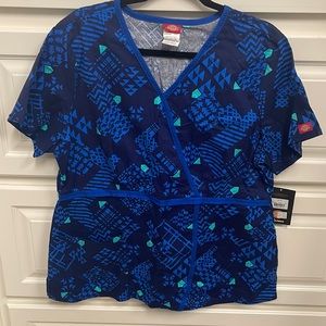 Dickies woman’s scrub top, XL, NWT